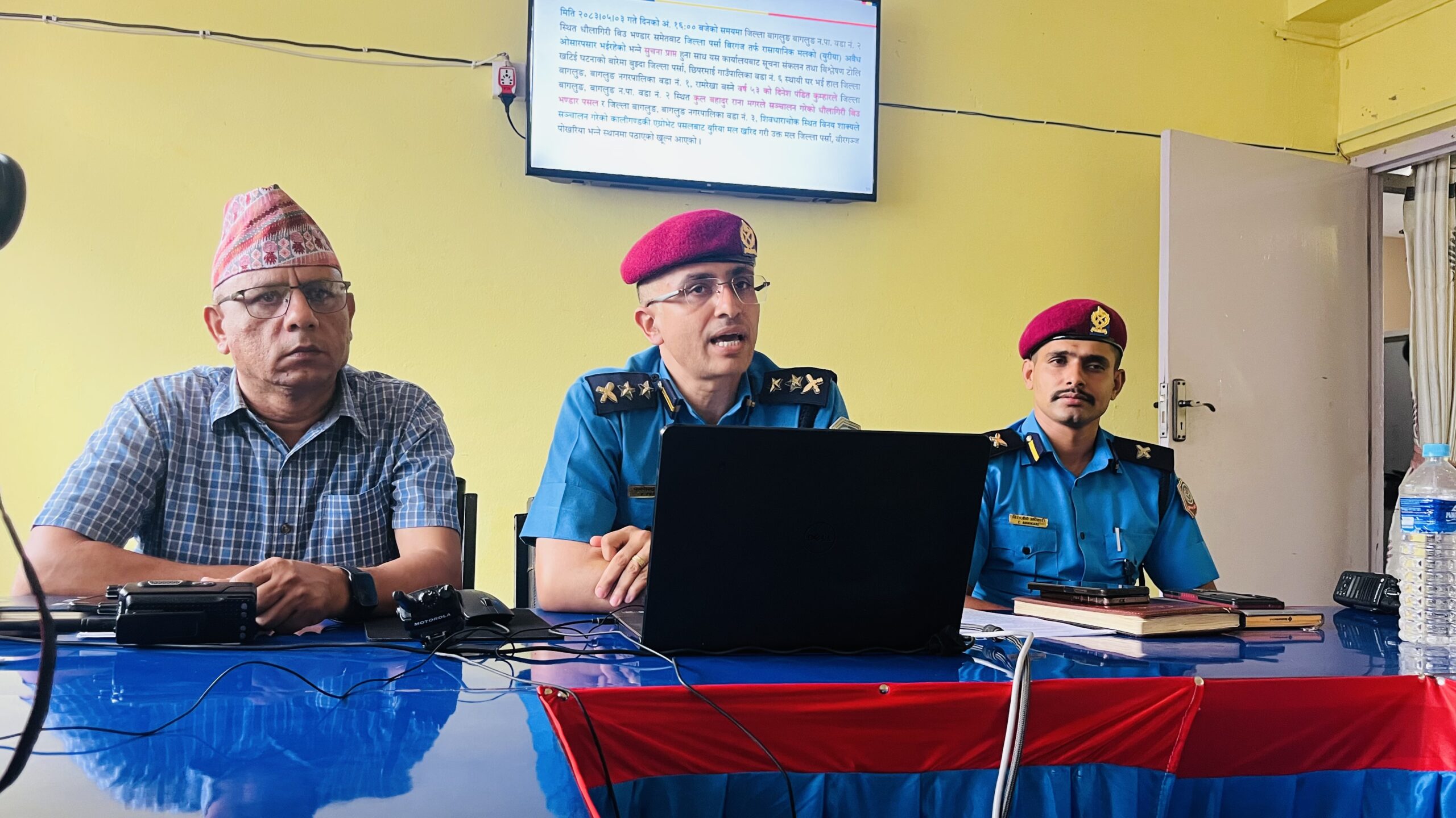 फोनमा चर्को स्वरले बोलेको निहुँमा सहकर्मीको हत्या