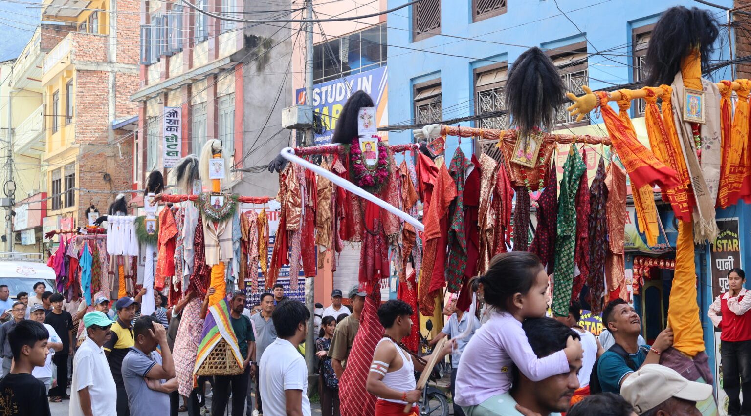 बागलुङमा तायाः मचा र बास्सा नाच प्रदर्शन